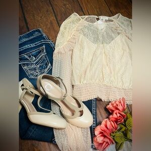A Peach Cream Lace Top Size L